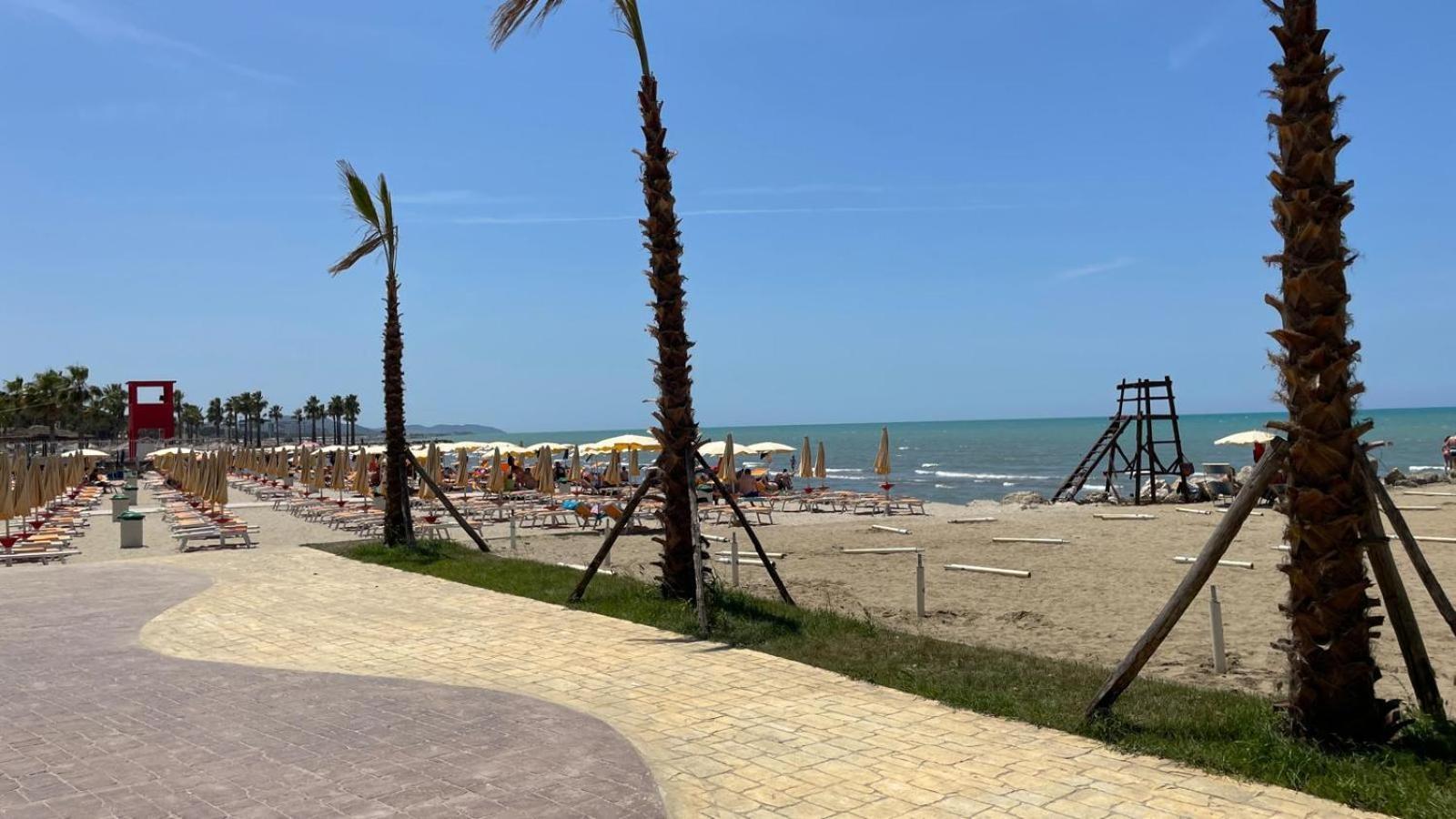 Family Beach 100 Square Metres Apartment 格勒姆 外观 照片